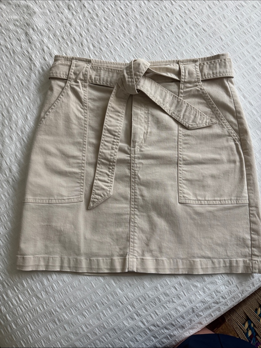 LOFT Women's Beige Tie-Waist Utility Skirt in size 6P